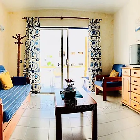 Bellissima 200m From The Ocean With Pool, Wifi & Sat-tv شقة