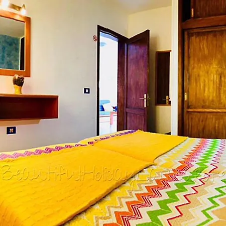 Apartament Bellissima 200m From The Ocean With Pool, Wifi & Sat-tv
