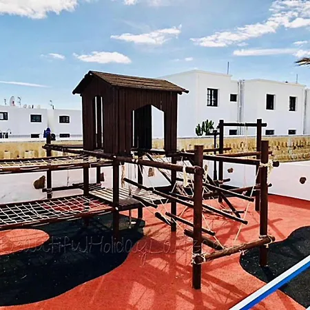 شقة Bellissima 200m From The Ocean With Pool, Wifi & Sat-tv